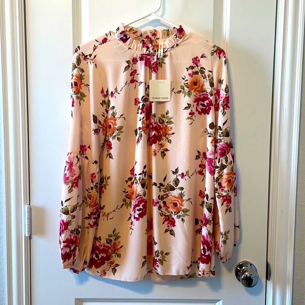 NWT- Gorgeous floral print high neck blouse - long sleeve - women’s large